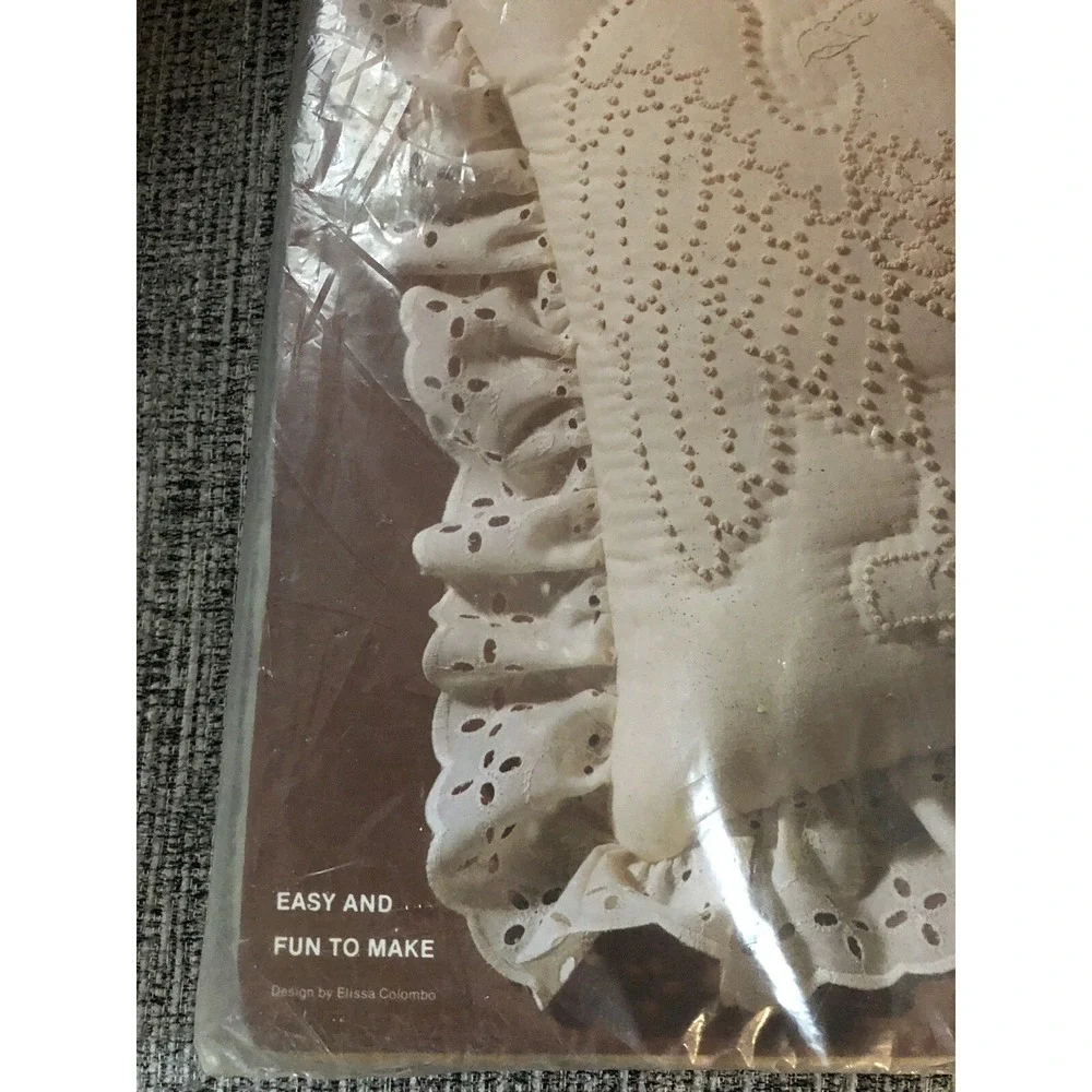 Paragon Candlewick -Plus Eagle Pillow Plus Quilting 14